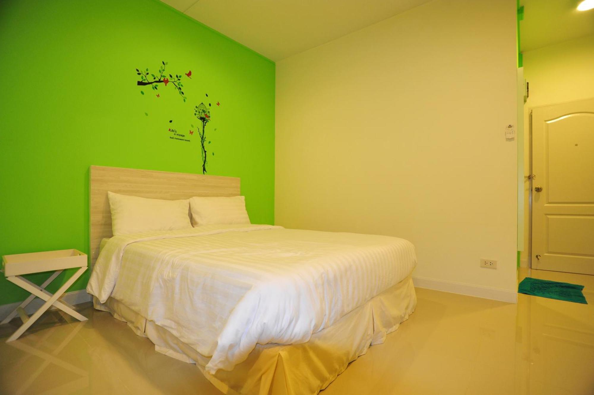 The Garden Living Hotel Bangkok Buitenkant foto