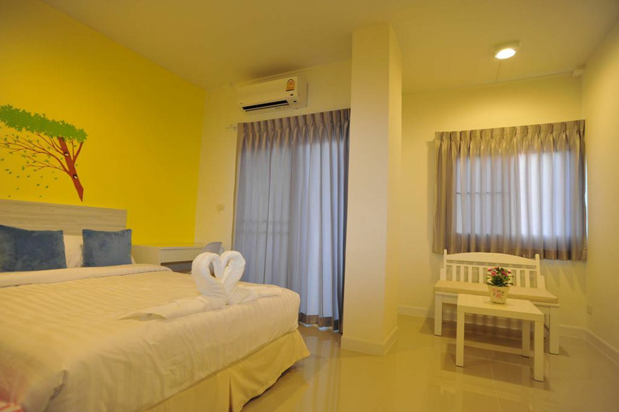 The Garden Living Hotel Bangkok Buitenkant foto