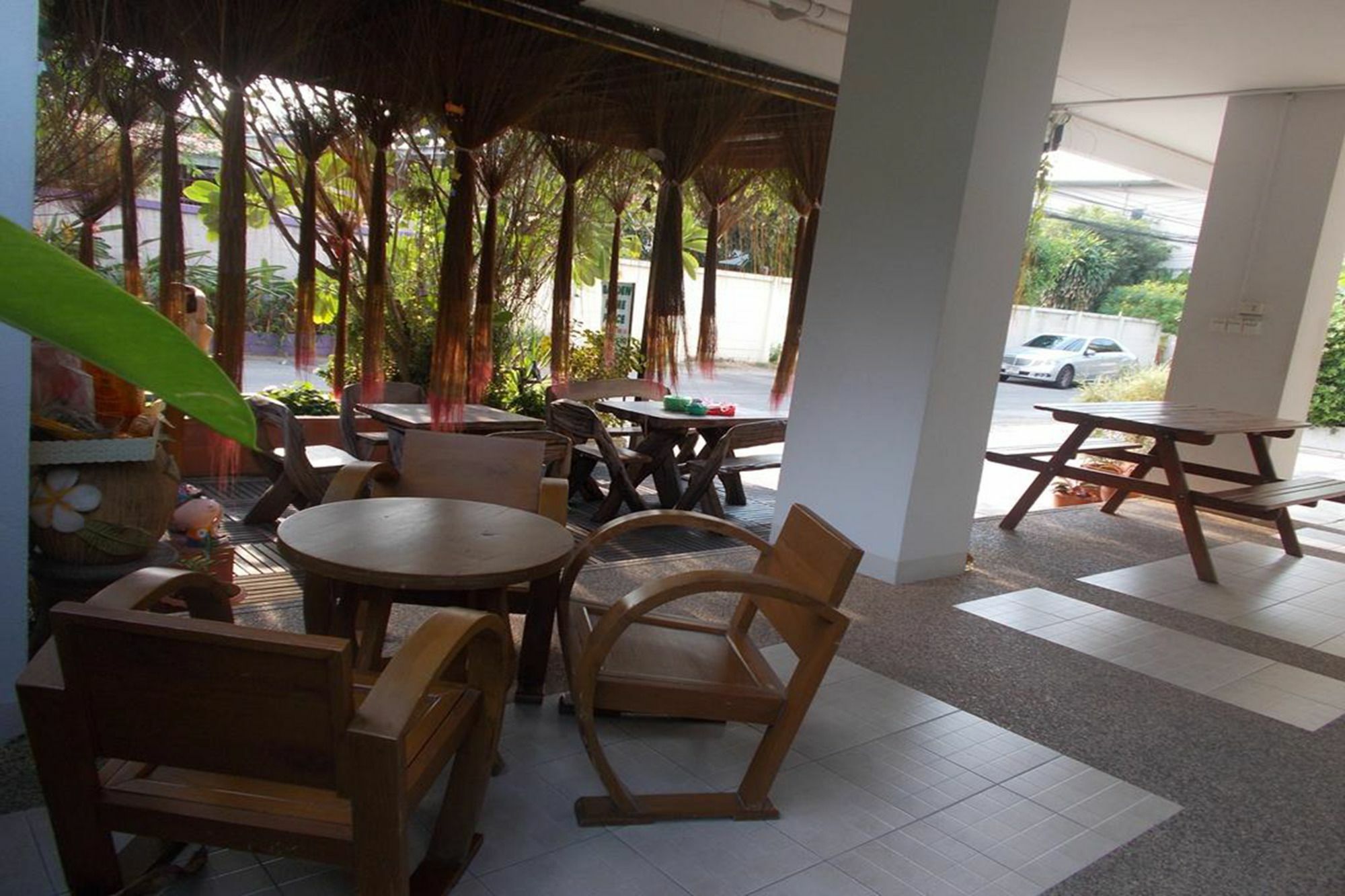 The Garden Living Hotel Bangkok Buitenkant foto