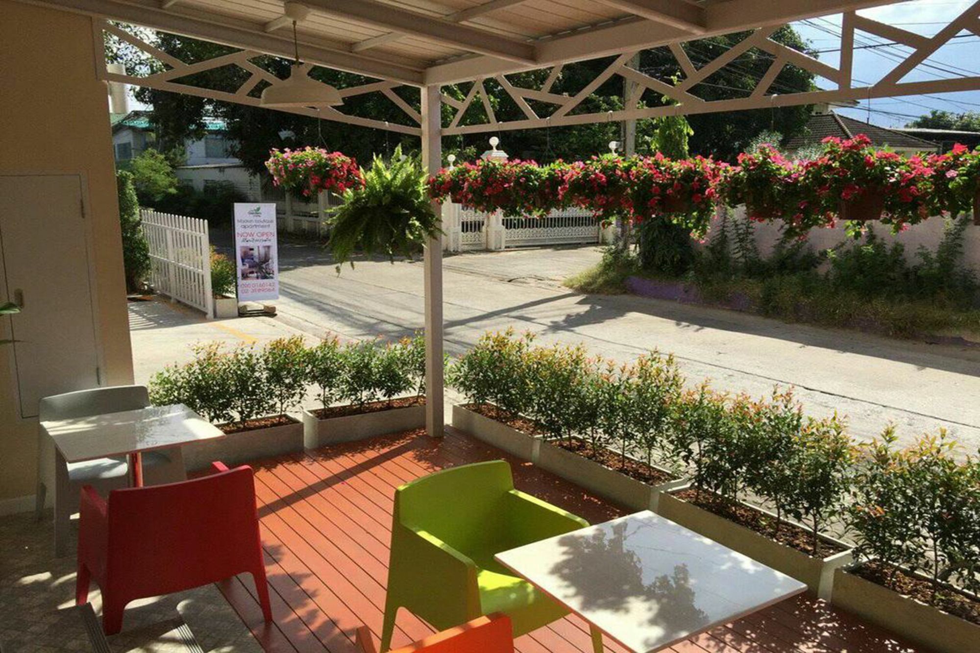 The Garden Living Hotel Bangkok Buitenkant foto